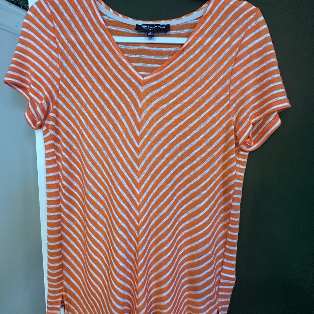 Jones New York Effortless Coastal Chic Chevron Stripe V-Neck Tee